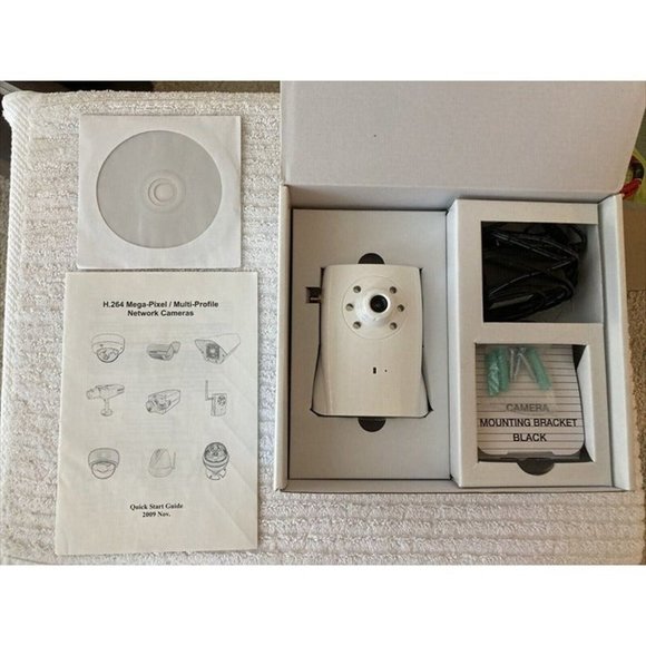 CUBE IP H.264 MEGA DAY & NIGHT IP CAMERA EASY INSTALLATION 2 WAY AUDIO COMPLETE - Picture 1 of 5